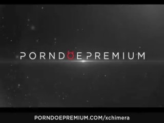 Xchimera - katy roos wears kniekousen in groots fetisj x nominale video- sessie